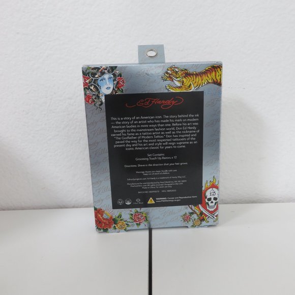 (#B-1) Ed Hardy 12 pc Grooming touch up razors - Picture 4 of 4